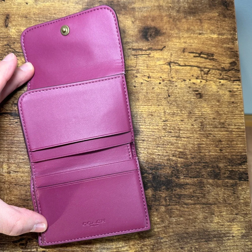 Coach Essential Card Holder Wallet - Picture 4 of 15